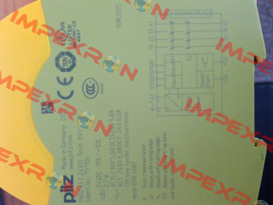 Mat. No. 751104 , Type: PNOZ s4 C 24VDC 3 n/o 1 n/c  Pilz